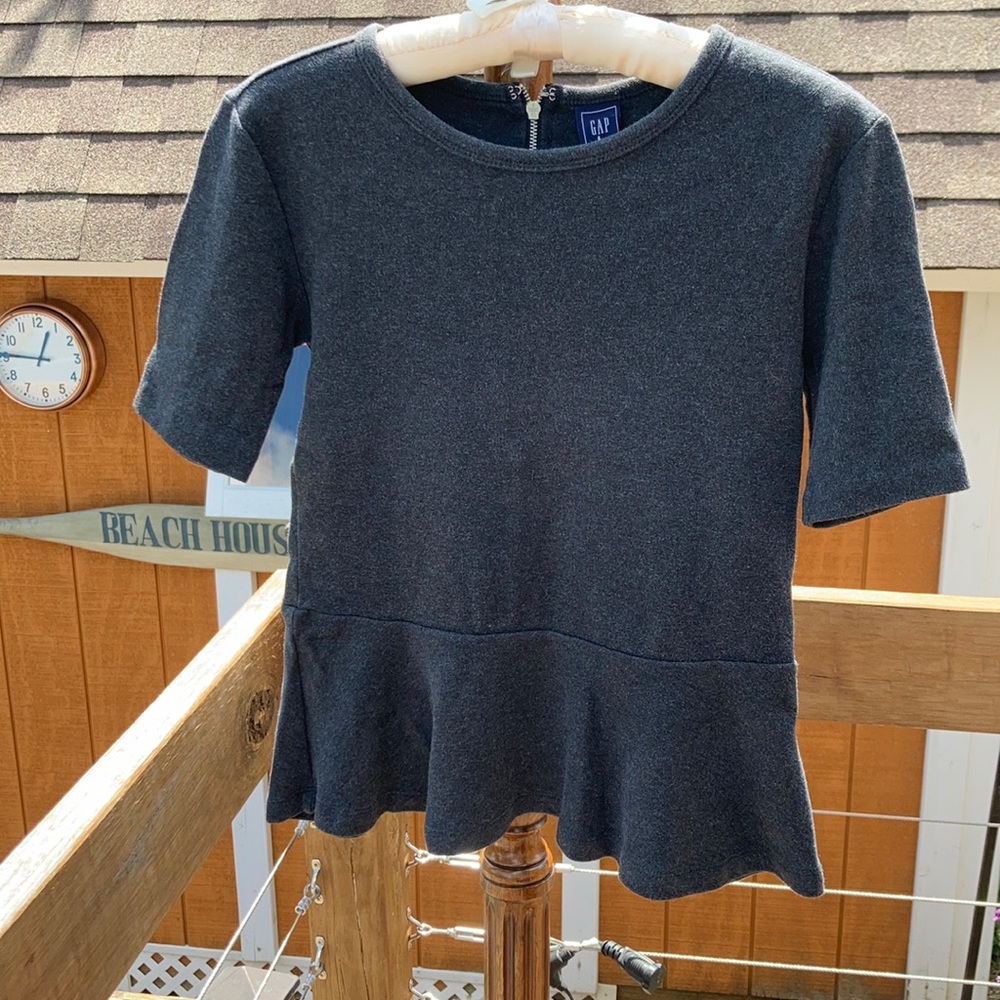 NWOT Gap Peplum Top in Black Heather Gray